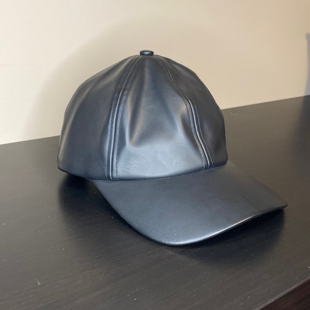 Aritzia Wilfred Free Faux Leather Baseball Hat | Black